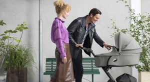 Mum and dad with Stokke Xplory 6