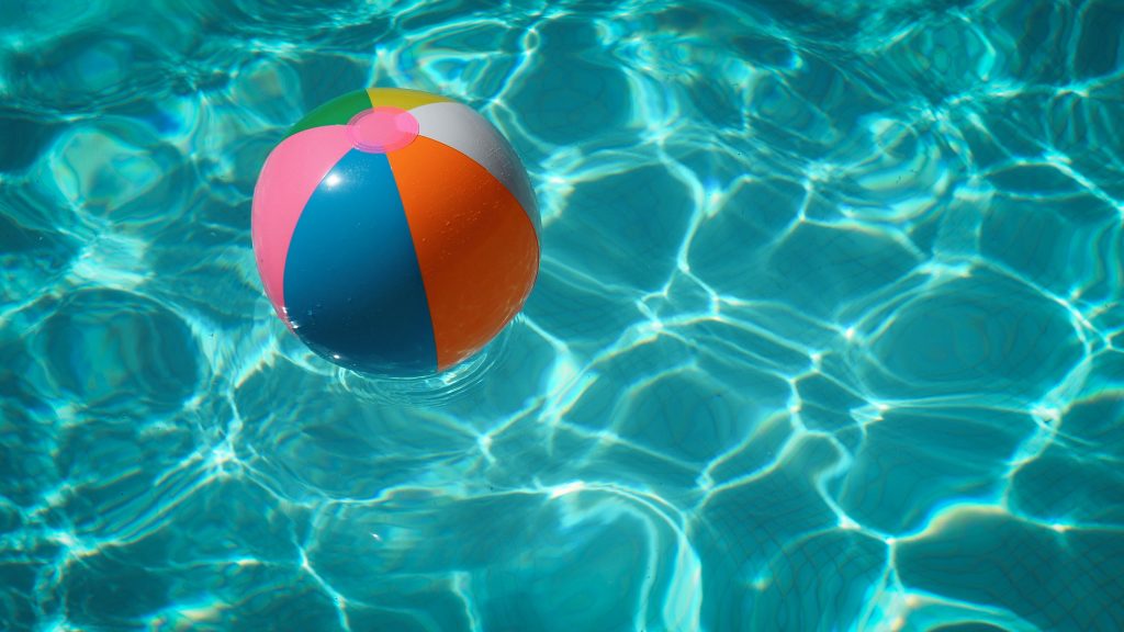 Swimming pool for ball