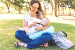 feeding friend mama disrupt