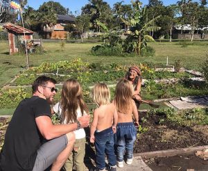 chris hemsworth mama disrupt