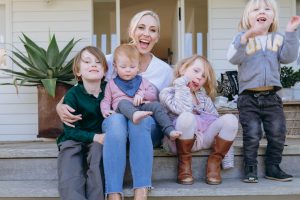 dinner time mama disrupt