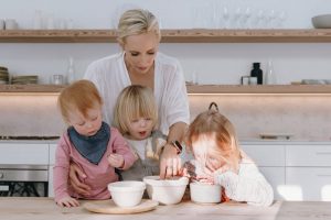 dinner time mama disrupt