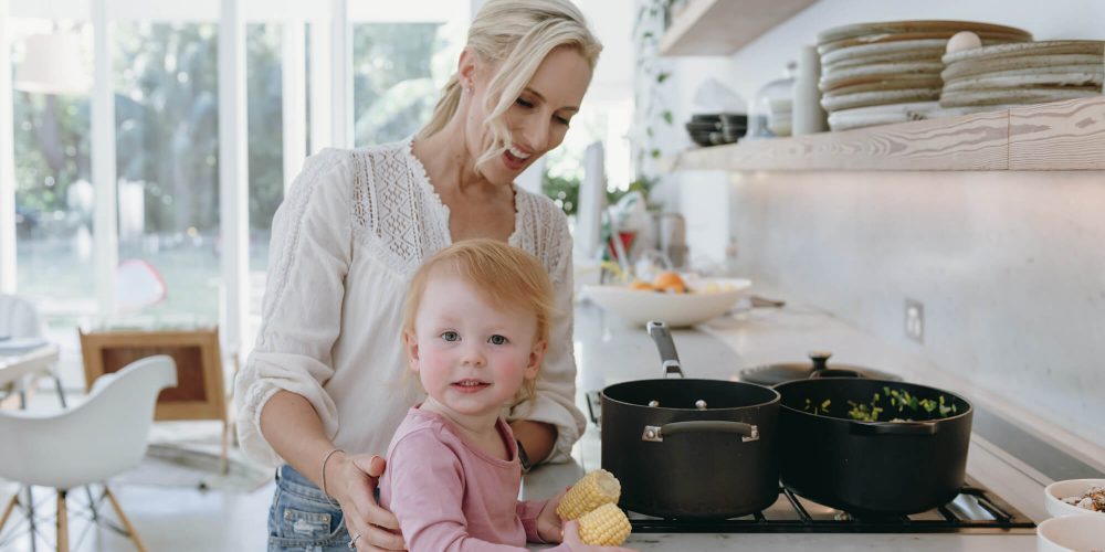 dinner time mama disrupt