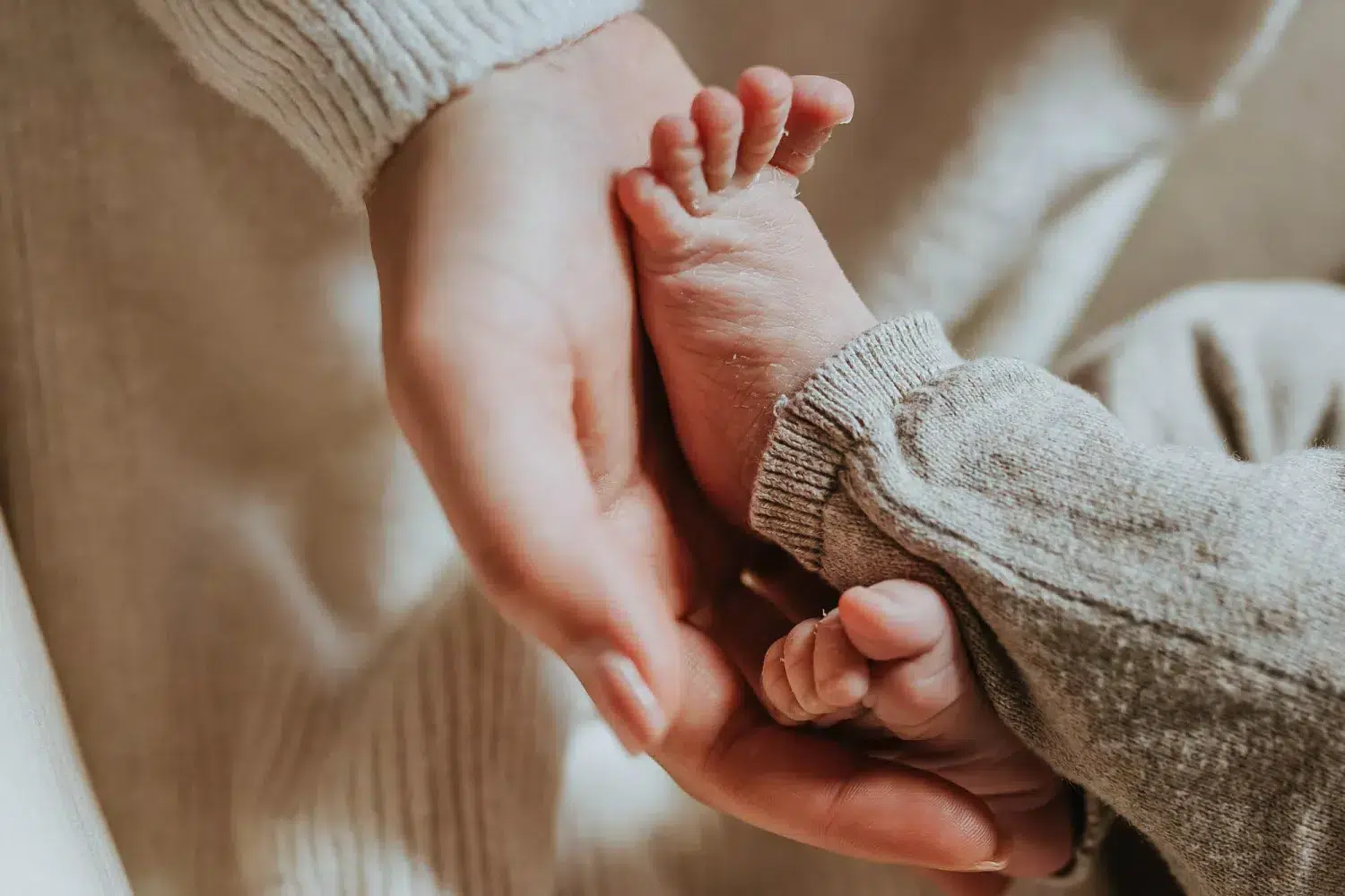 support a new mum, breastfeeding, medela, mama disrupt