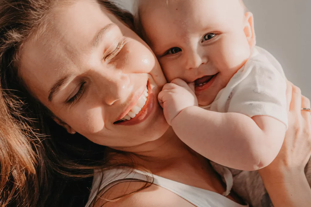 postpartum present, mama disrupt