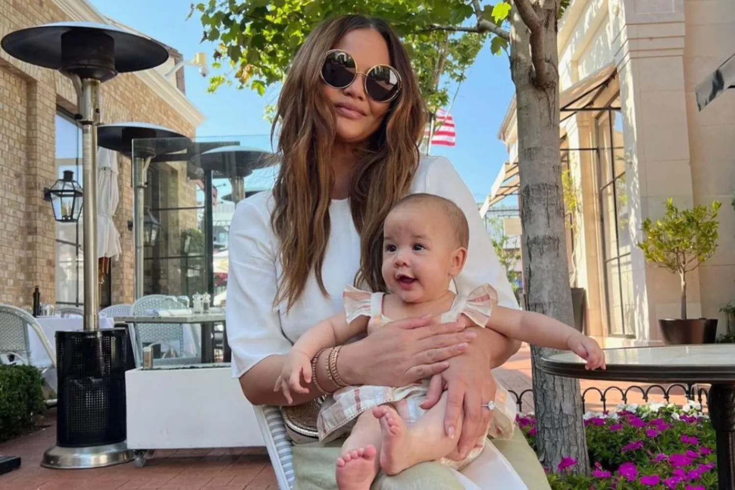 Chrissy Teigen, Mama Disrupt