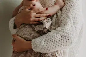 newborn photoshoot, mama disrupt