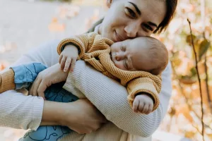 newborn photoshoot, mama disrupt