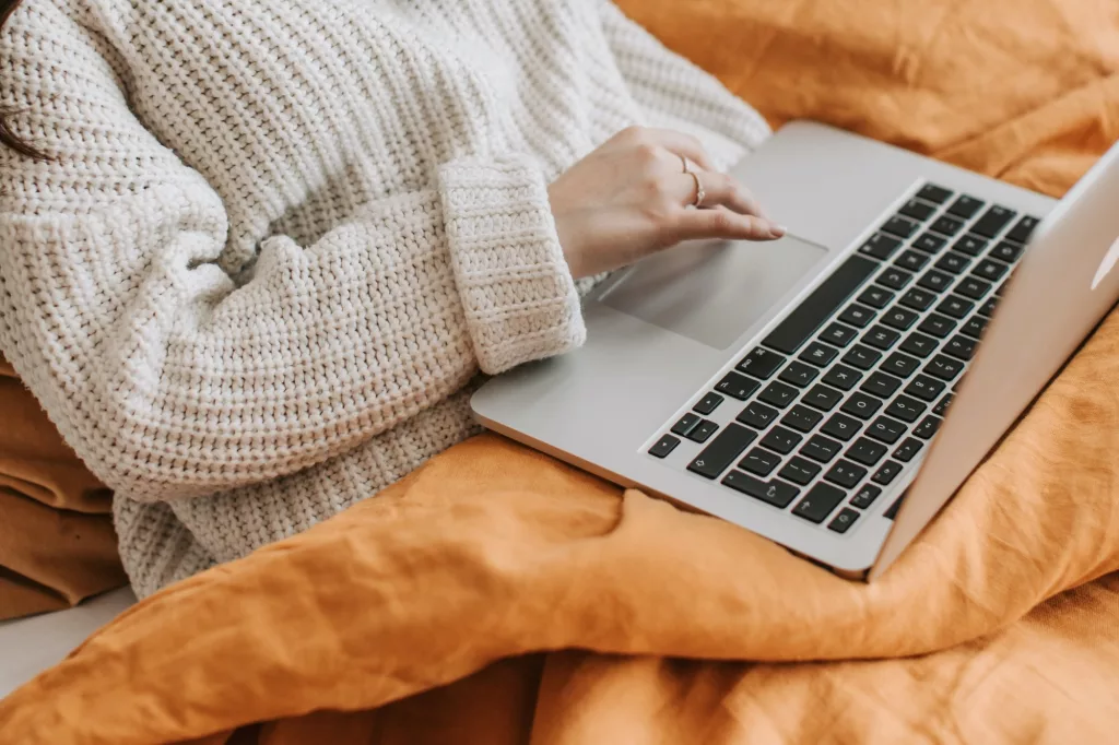 ease loneliness as a new mum, mama disrupt