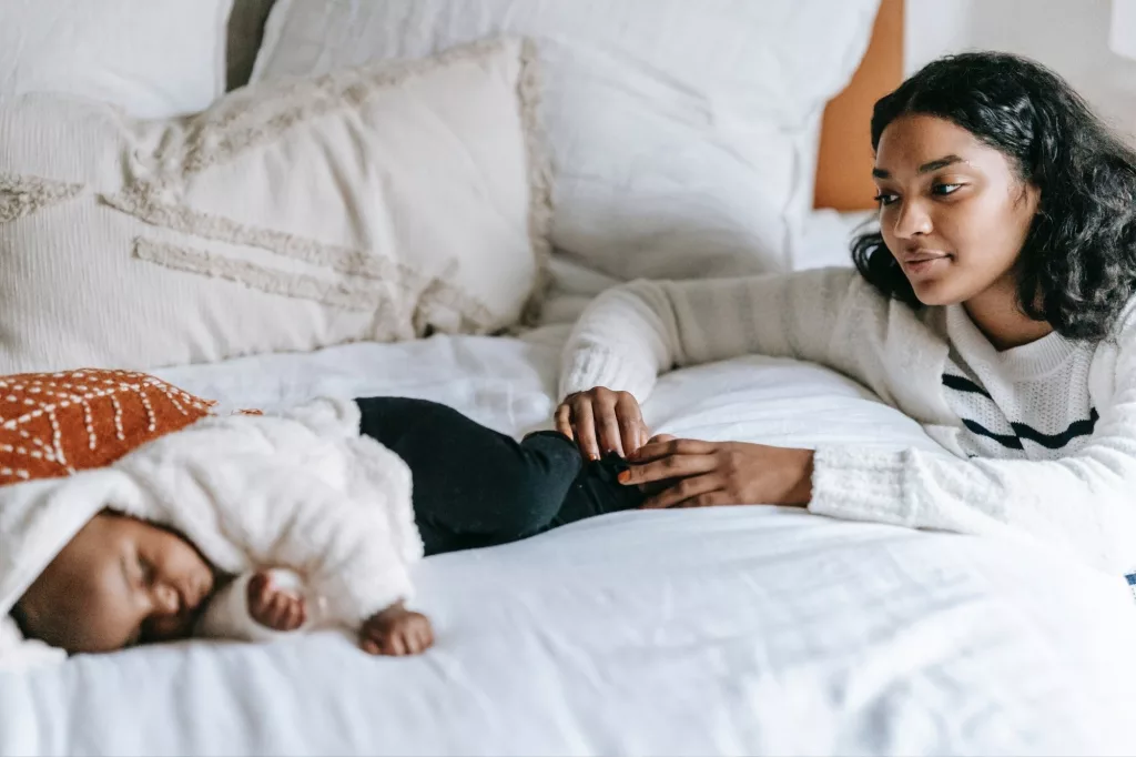 ease loneliness as a new mum, mama disrupt