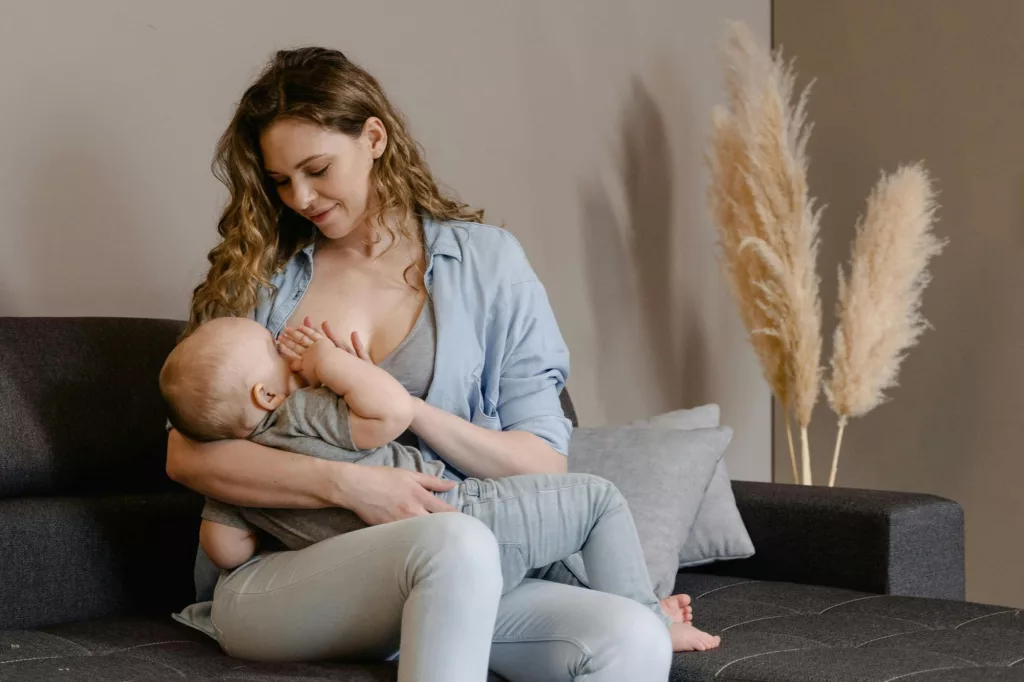 Medela, Breastfeeding, Mama Disrupt, organised breastfeeding
