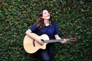 Claire Tonti, Mama Disrupt